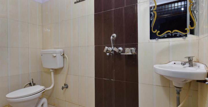 Hotel Giriraj Inn Varanasi Bagian luar foto