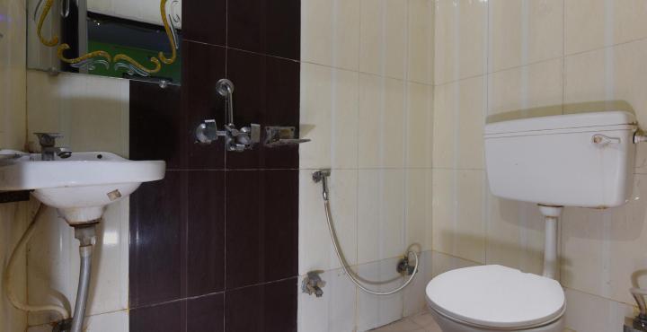 Hotel Giriraj Inn Varanasi Bagian luar foto