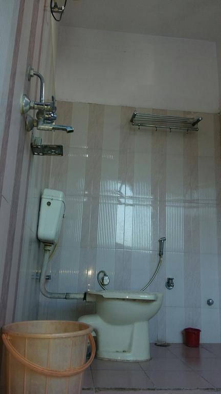 Hotel Giriraj Inn Varanasi Bagian luar foto