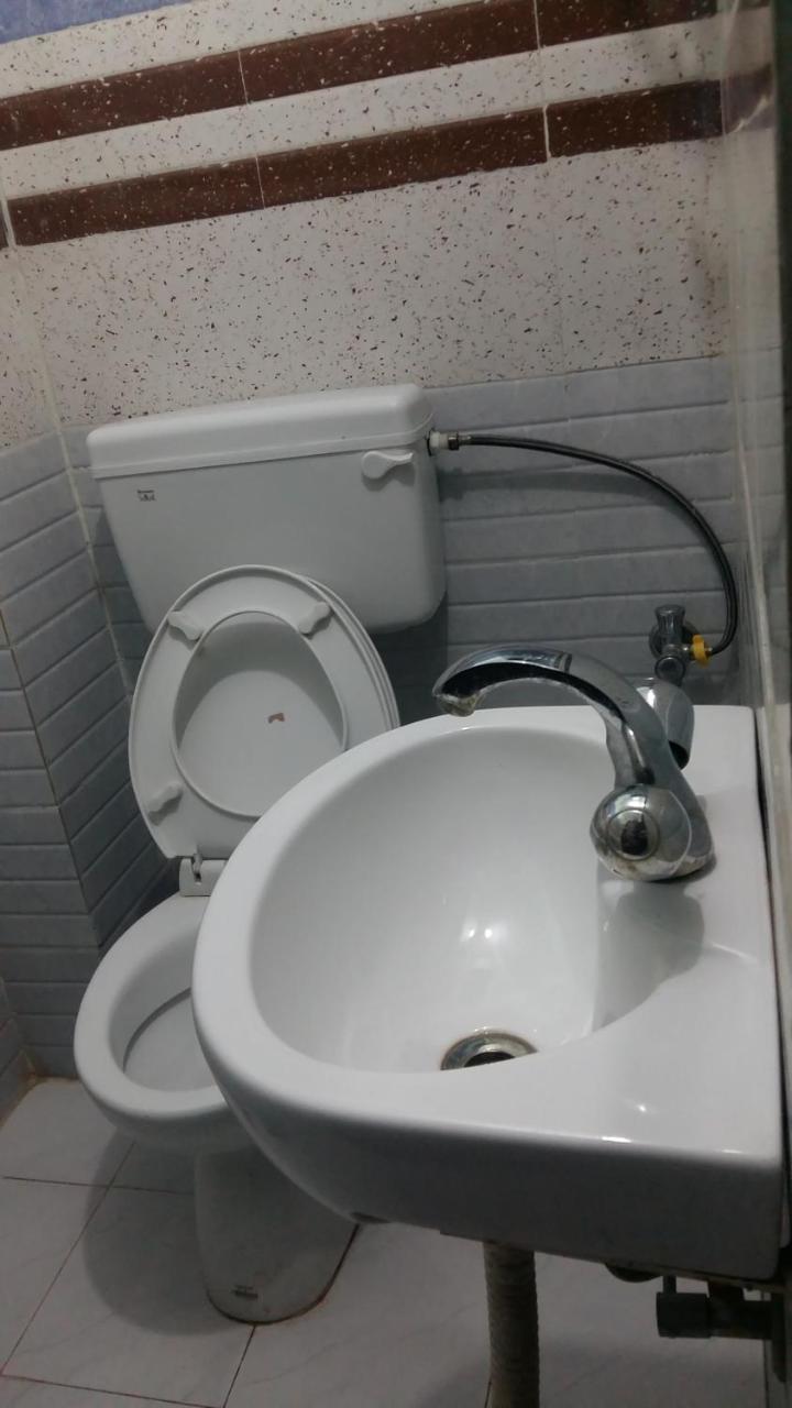 Hotel Giriraj Inn Varanasi Bagian luar foto