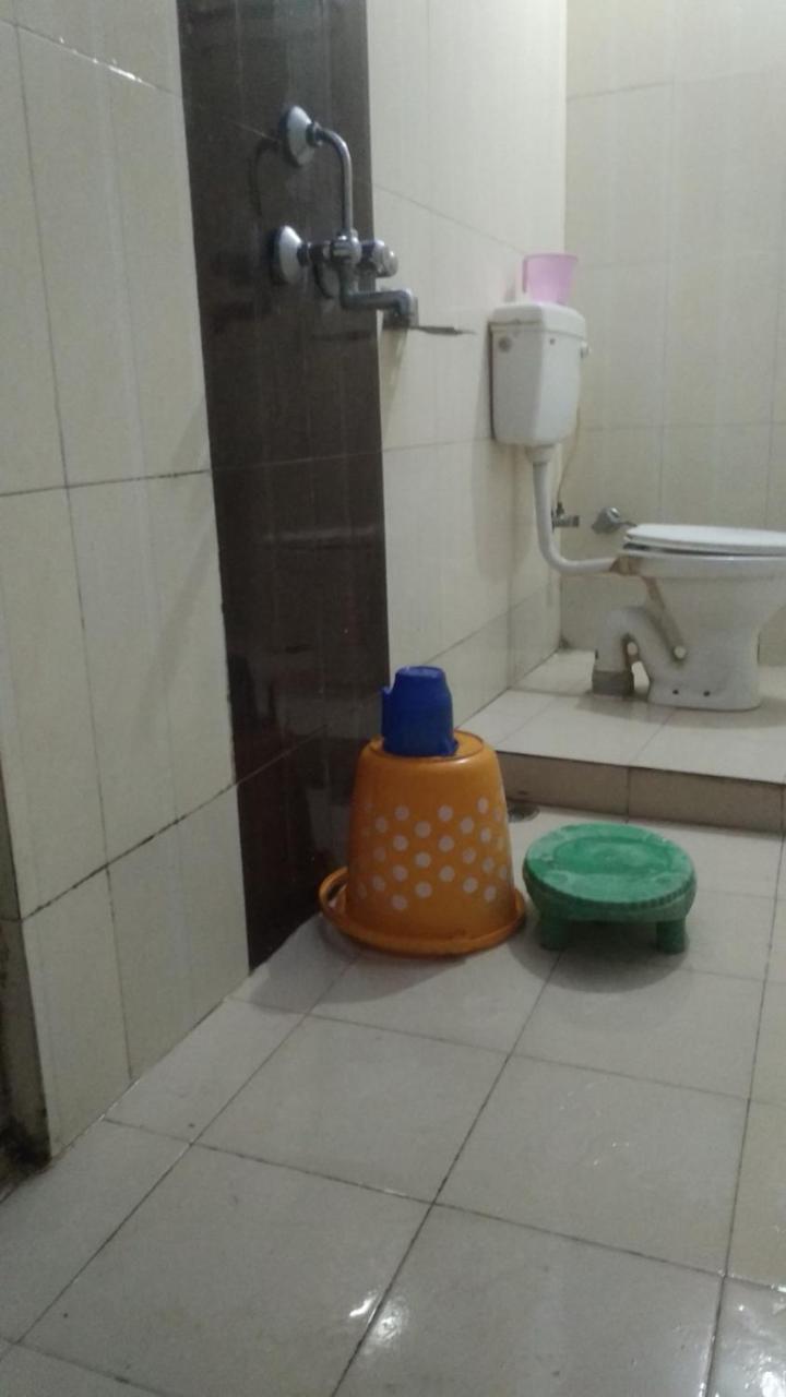 Hotel Giriraj Inn Varanasi Bagian luar foto
