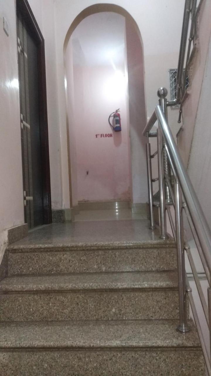 Hotel Giriraj Inn Varanasi Bagian luar foto